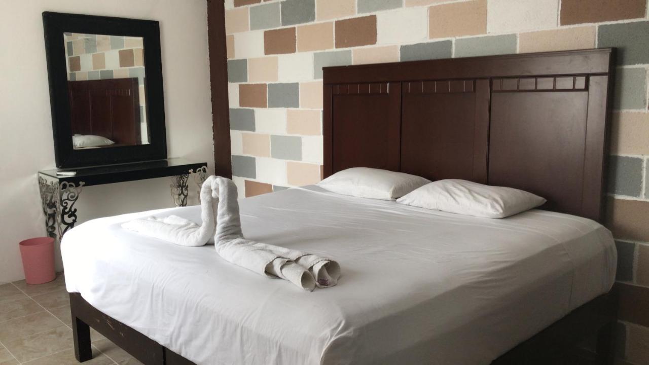 Lobo Inn تولوم المظهر الخارجي الصورة