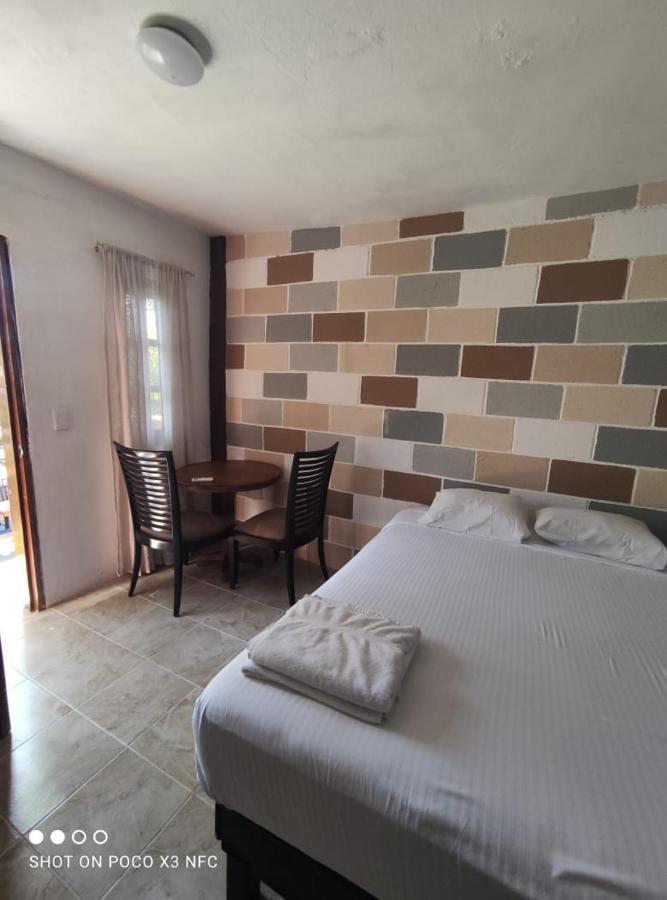 Lobo Inn تولوم المظهر الخارجي الصورة